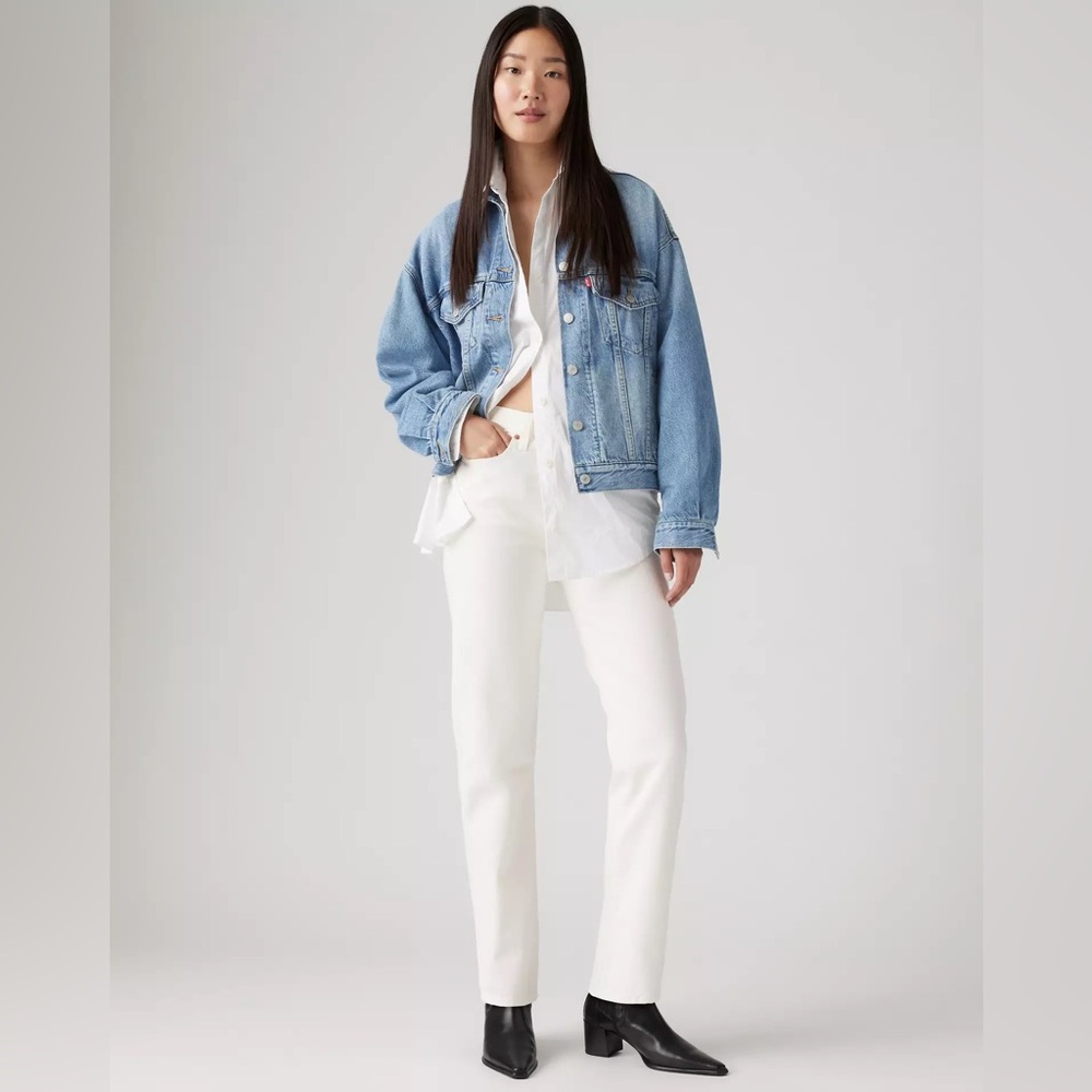NWT | LEVI’S White Signature Denim Jeans
